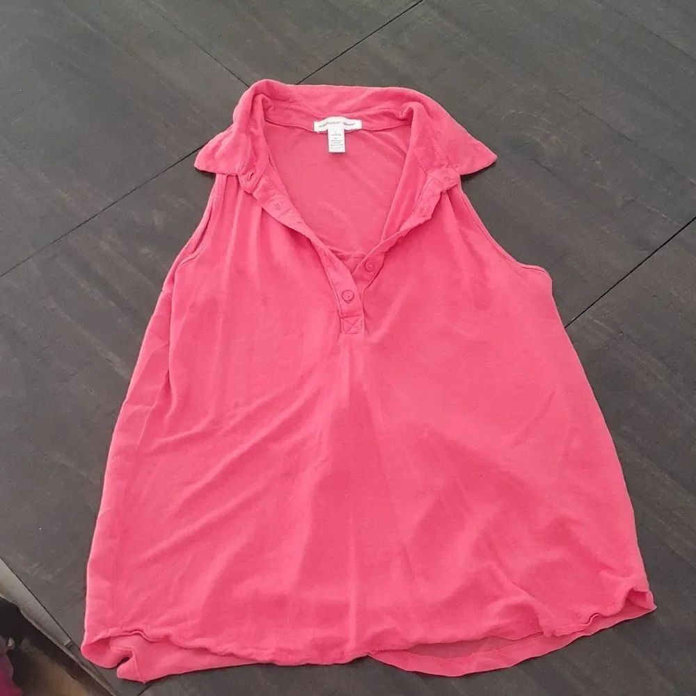 Ambiance Apparel size large collar tank top with buttons great condition